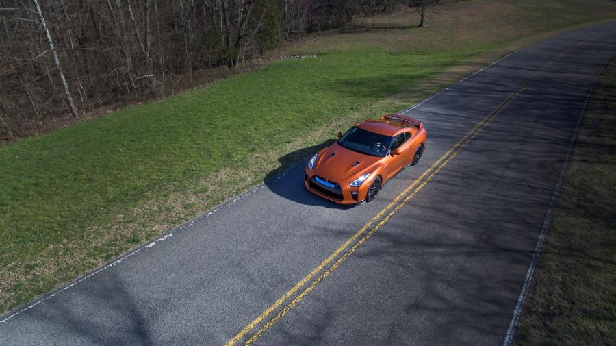  Nissan GT-R 2016 года  (US) (фото 38 из 57)